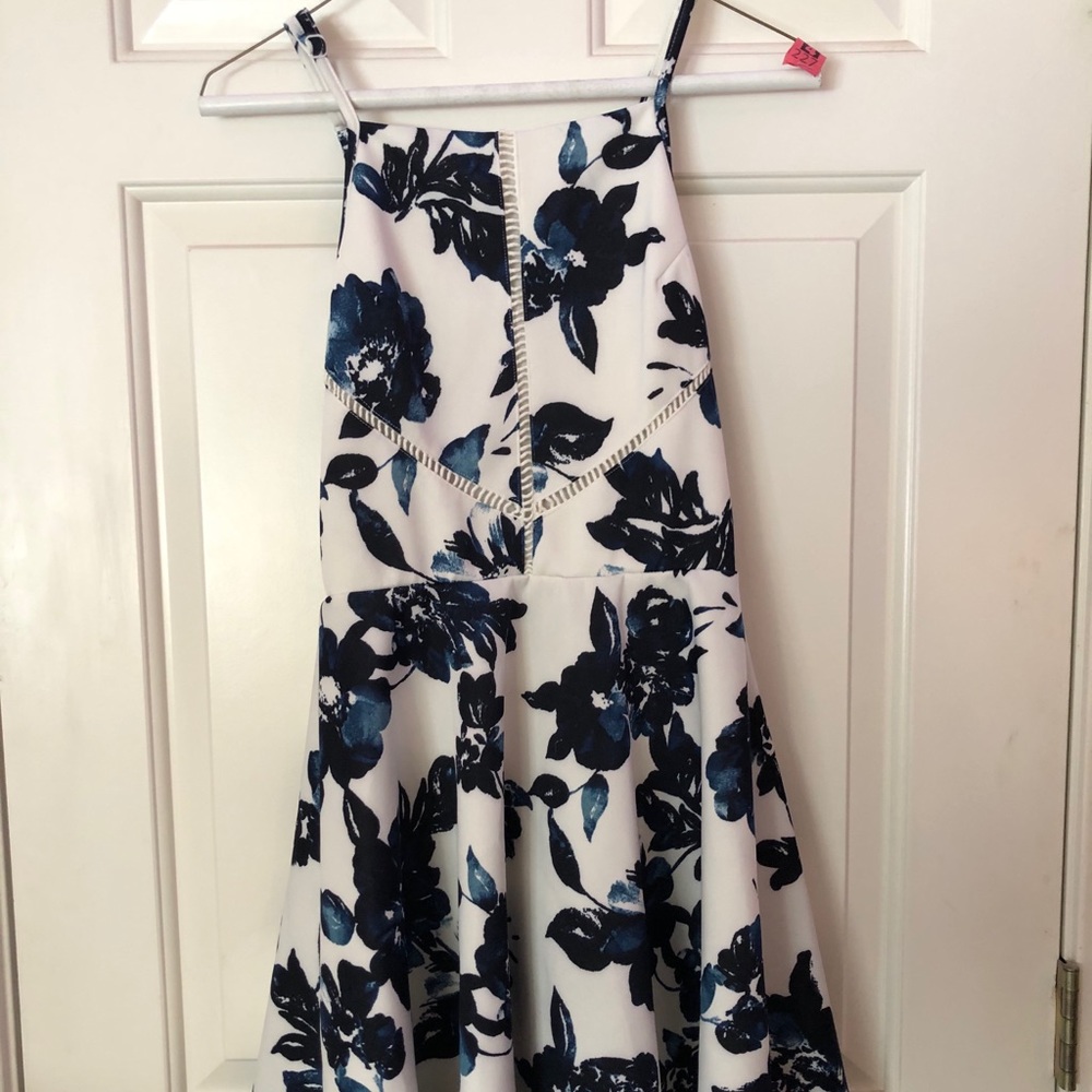 FLOWERED DRESS